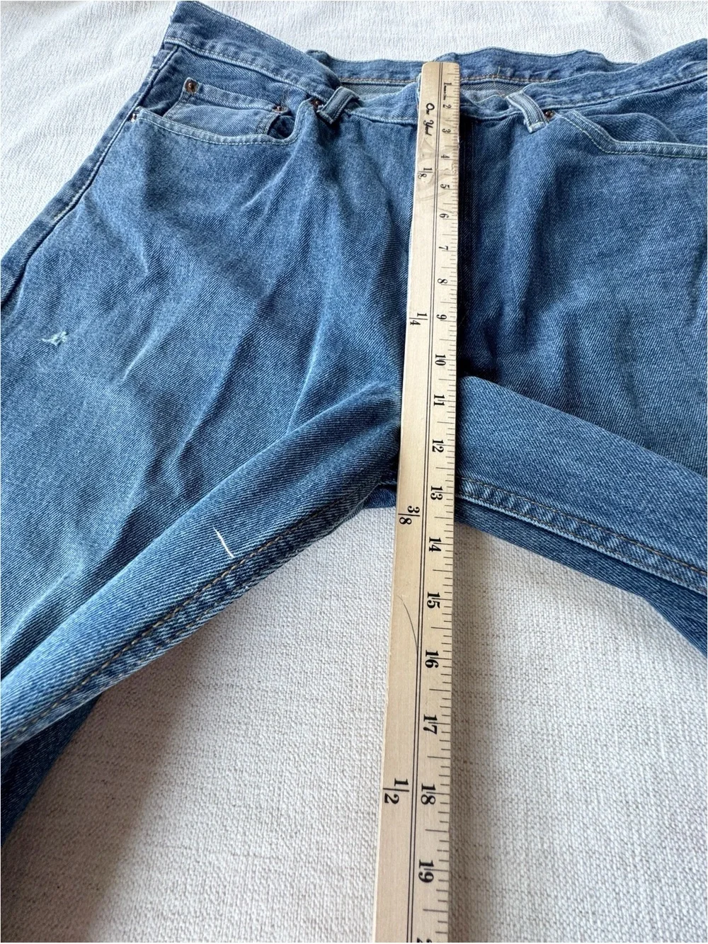 Levi's Men's 38x34 Classic 550 Regular Fit Jeans - in blue